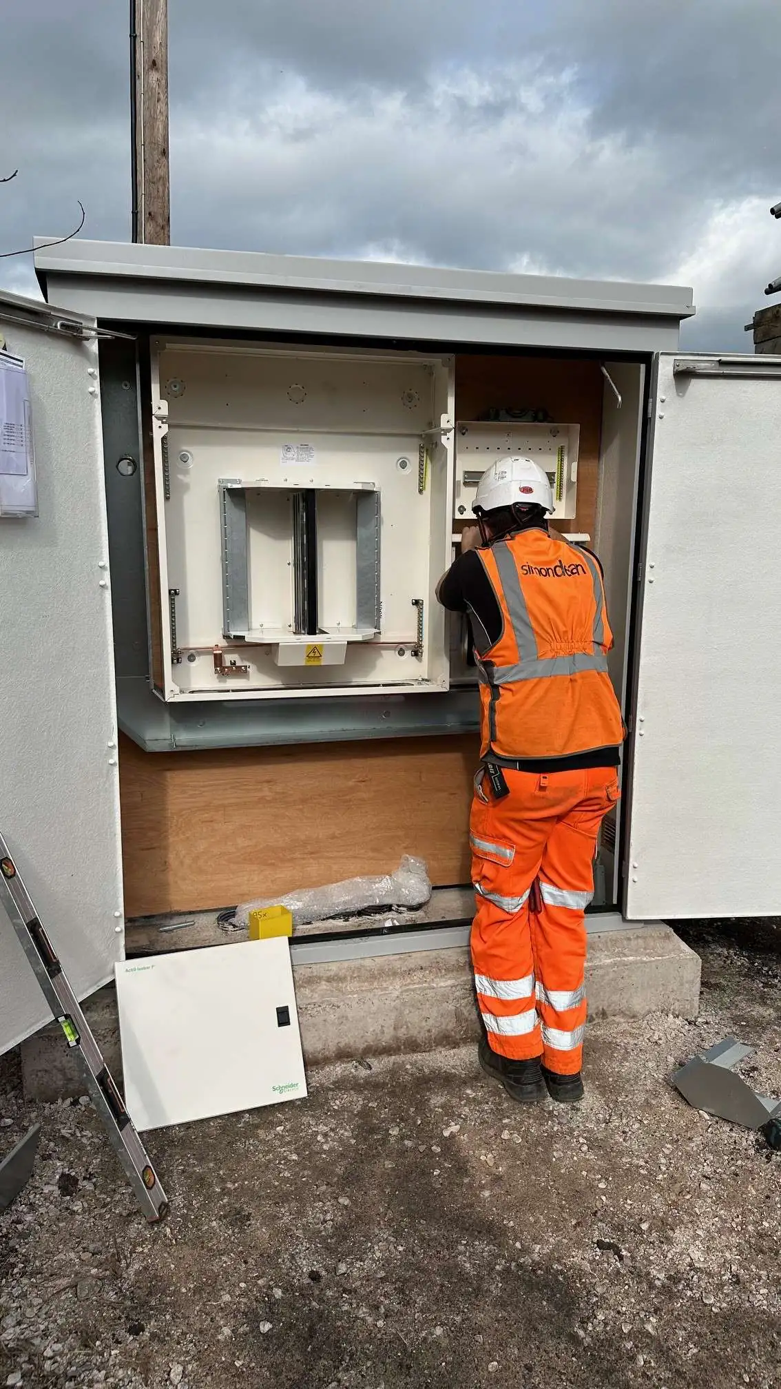 Feeder Pillar Electrical Installation RISQS approved rail electrical contractors in the North West for Station, MDU and line side building electrical works
